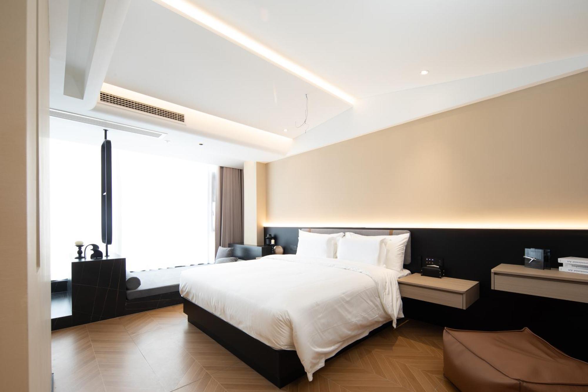 See You Soon At The Ritz Rose Summer Hotel Sanya Exteriör bild