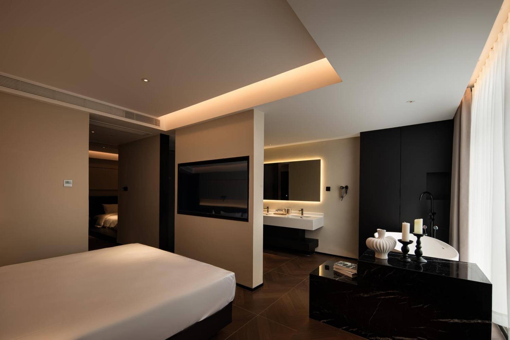 See You Soon At The Ritz Rose Summer Hotel Sanya Exteriör bild